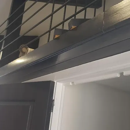 Avec Mezzanine